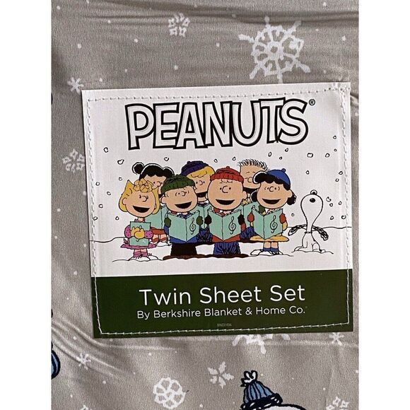 Peanuts Snoopy Puffy Coat TWIN SIZE Sheet Set Christmas Puffer Jacket Gray Blue - Picture 2 of 13